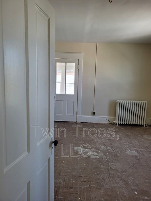1073 Chicago Ave #STEB - Photo 6 of 10