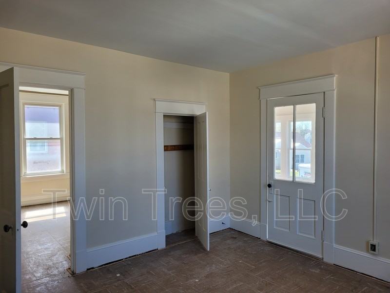 1073 Chicago Ave #STEB - Photo 7 of 10