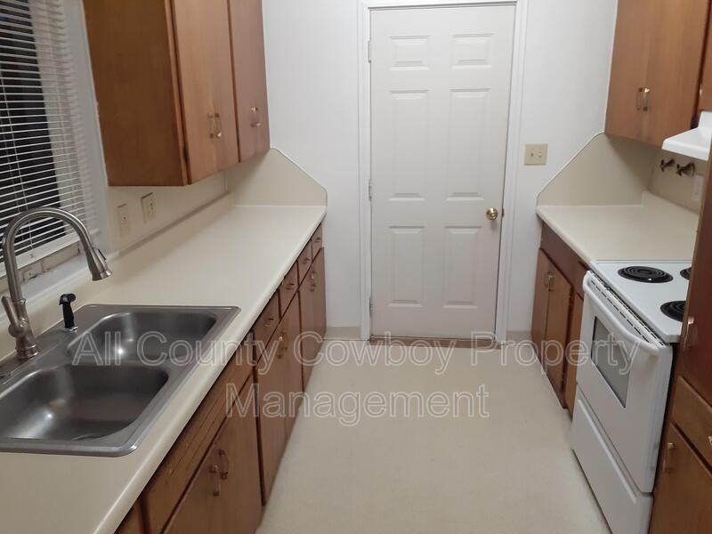 707 S 23rd St #707 - Photo 2 of 18
