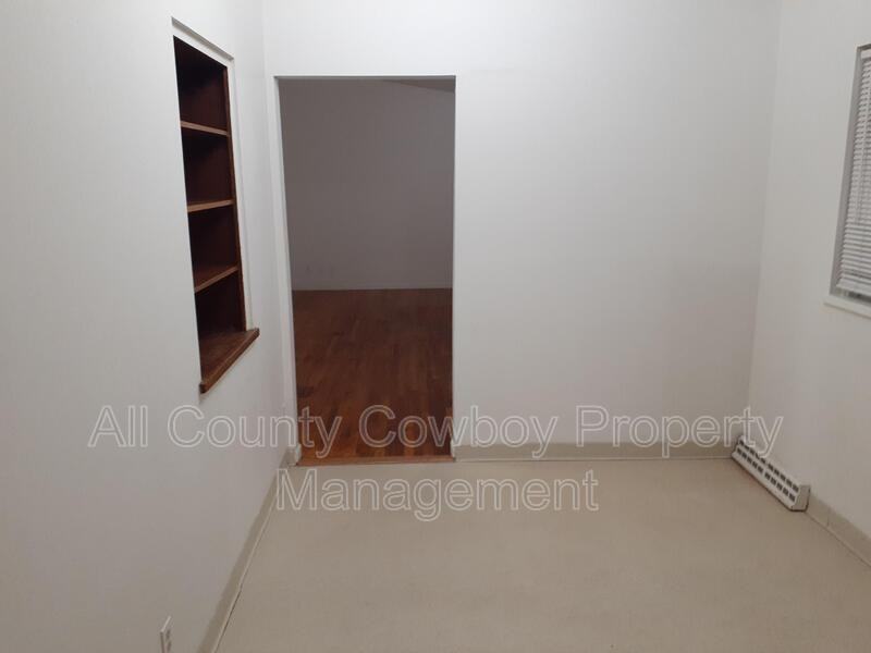 707 S 23rd St #707 - Photo 5 of 18