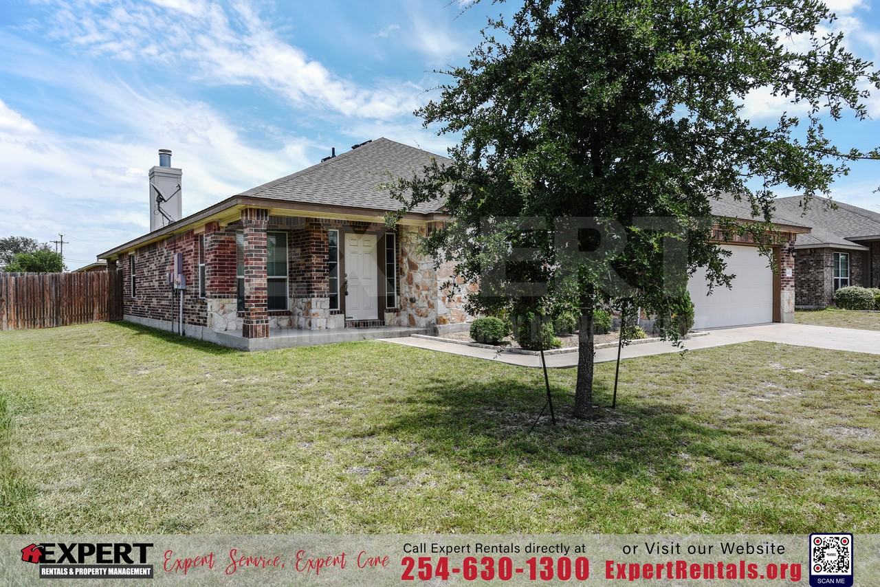 9402 Zayden Dr - Photo 2 of 28