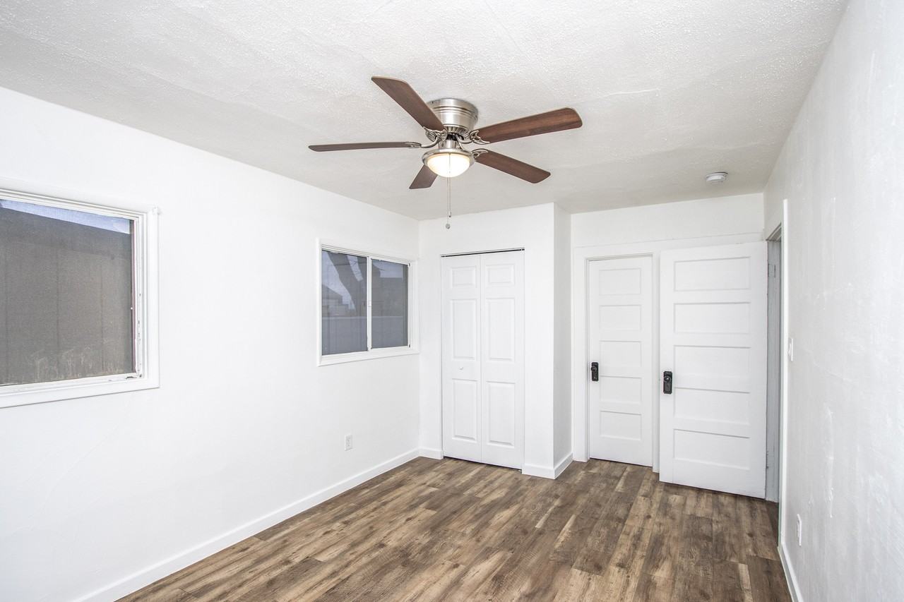 101 W Cullumber Ave - Photo 2 of 23