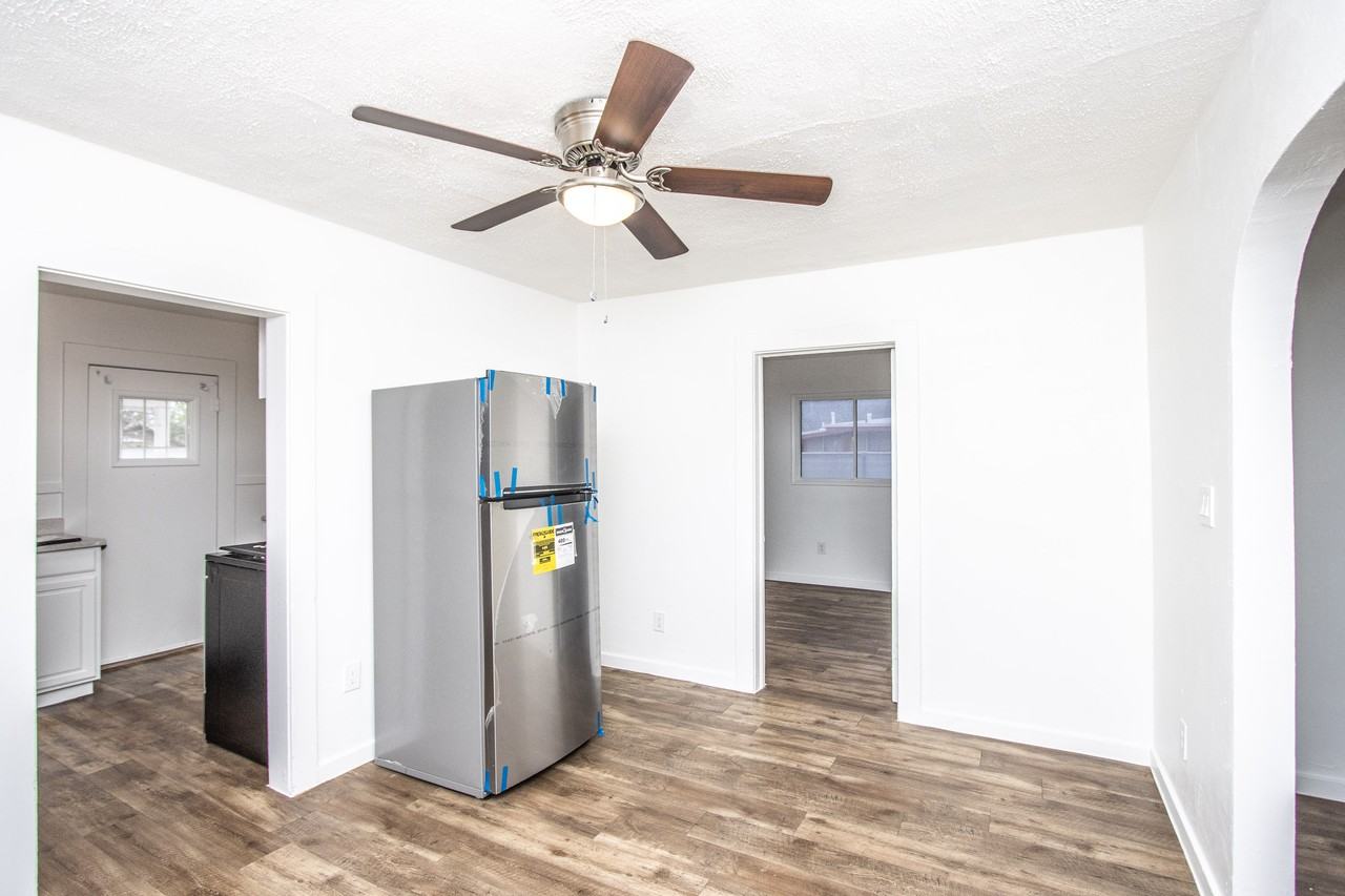 101 W Cullumber Ave - Photo 3 of 23