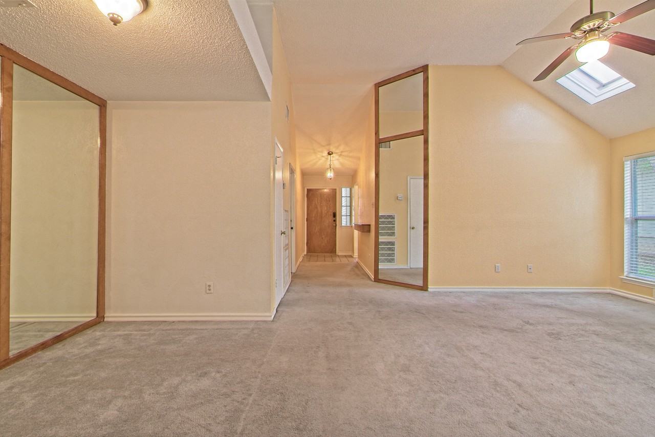 14207 Anita Marie Ln - Photo 5 of 35