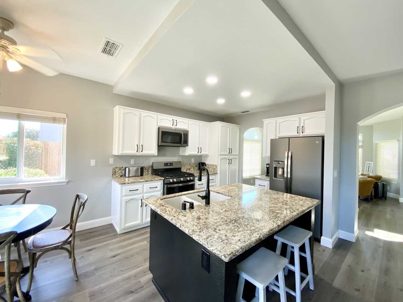 104 Paine Ct #1 - Photo 3 of 12