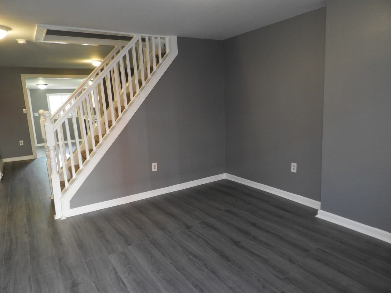 320 Ridgeway Street - Photo 2 of 16