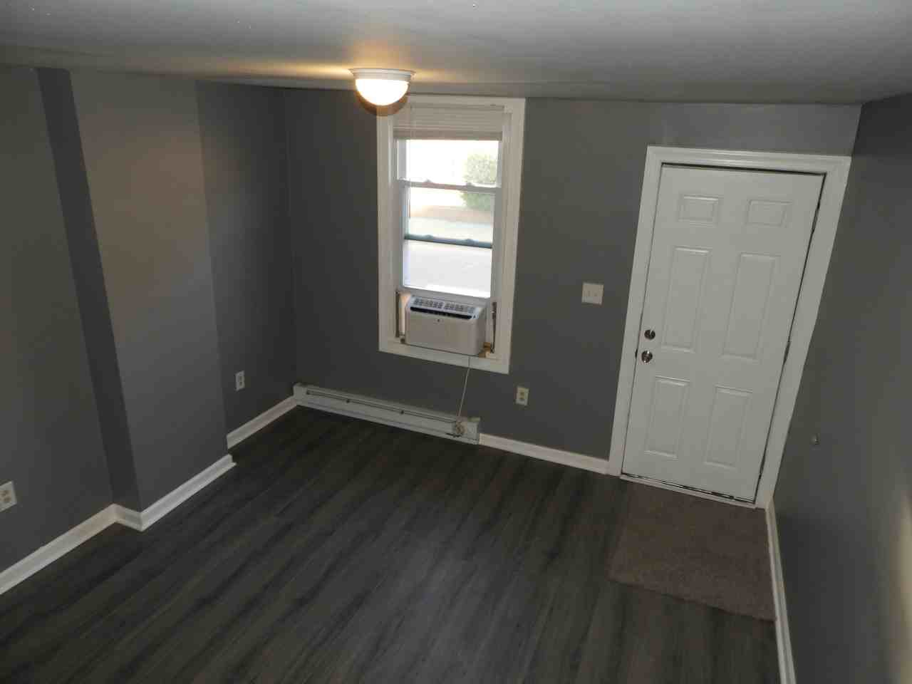 320 Ridgeway Street - Photo 3 of 16