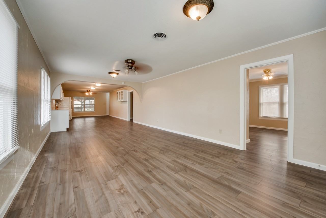 320 North 2nd Street - Photo 3 of 17