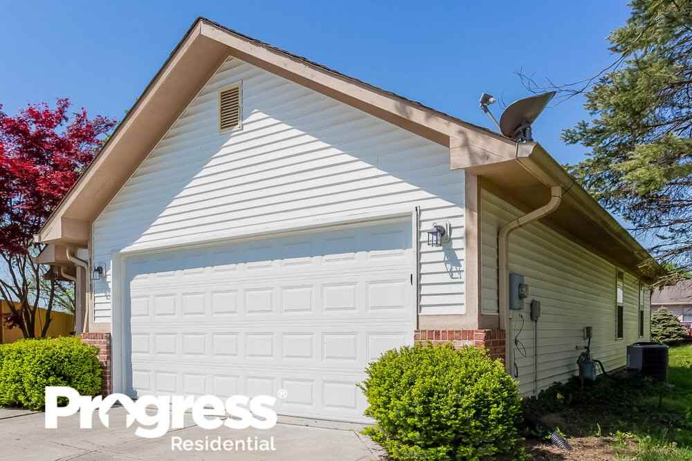 10107 Park Royale Dr - Photo 3 of 16