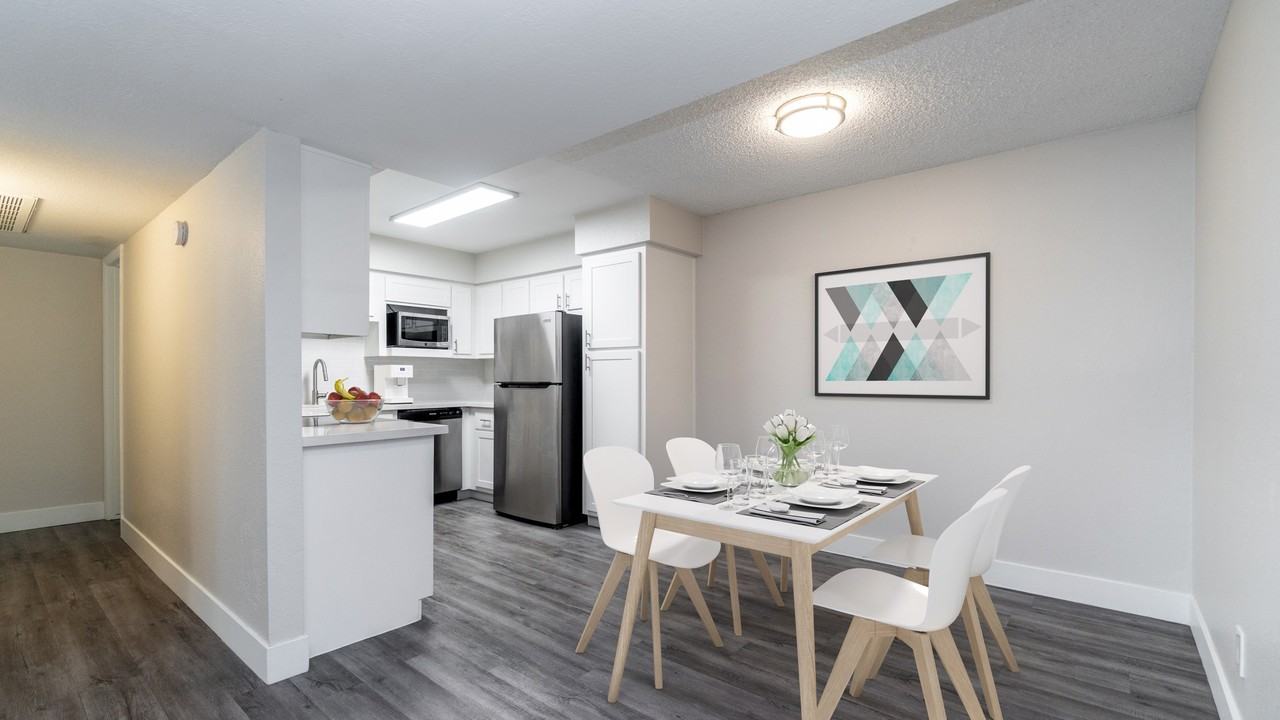 Del Sol - Photo 2 of 26