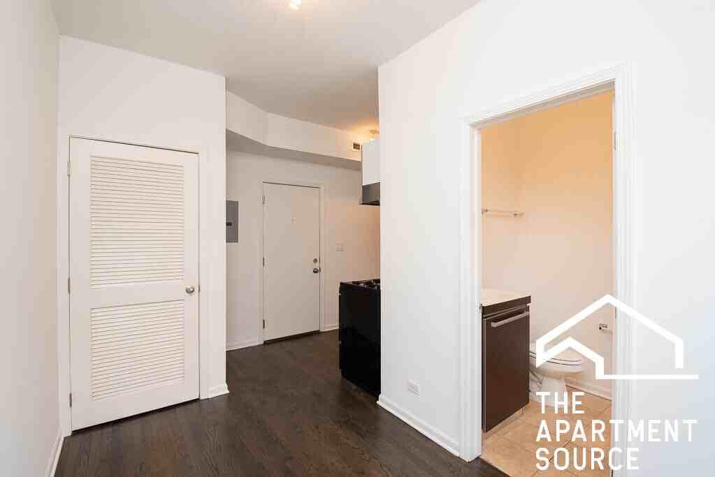 5054 N Winthrop Ave #211 - Photo 4 of 13