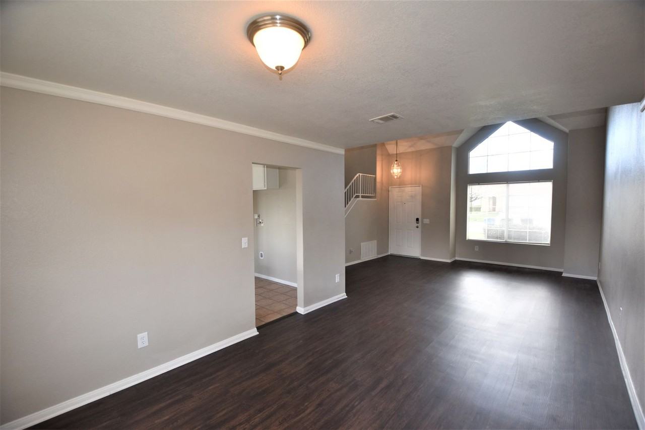 5741 N Berkeley Ave - Photo 3 of 13