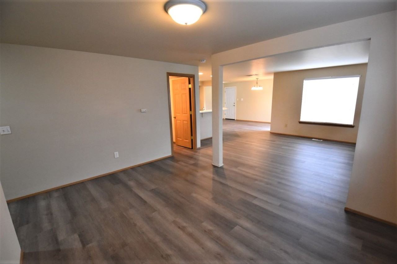 14502 74th Street Ct E - Photo 2 of 19