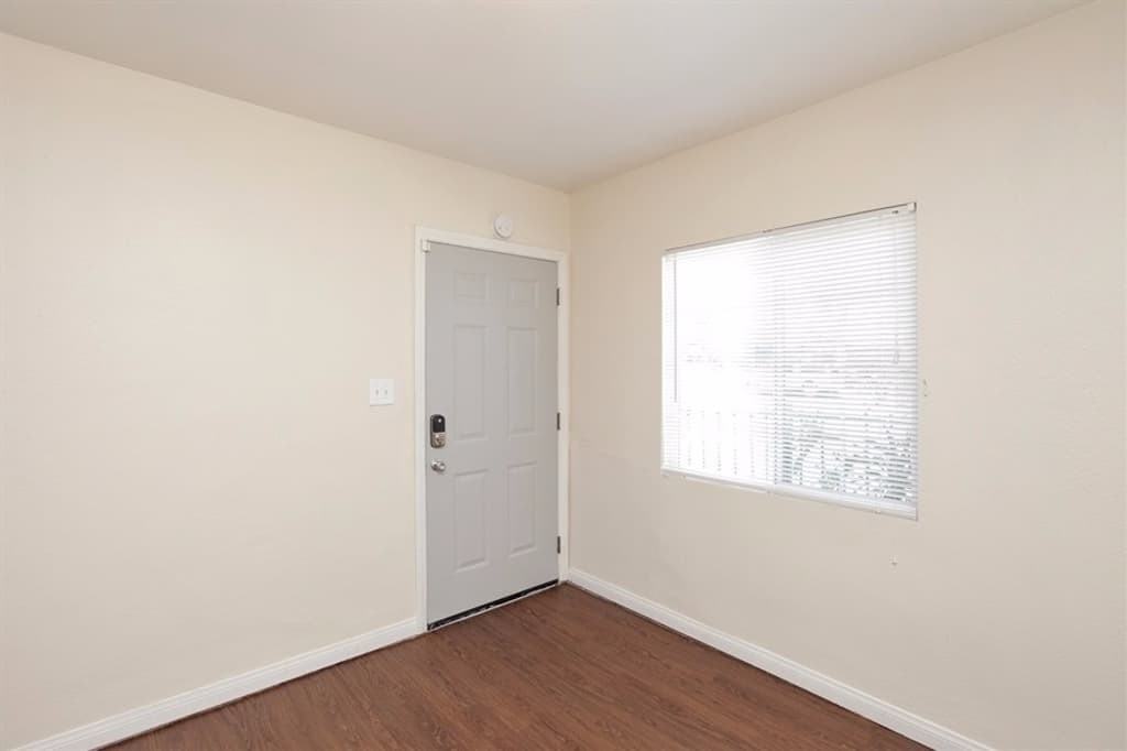 2546 E El Segundo Blvd - Photo 3 of 19