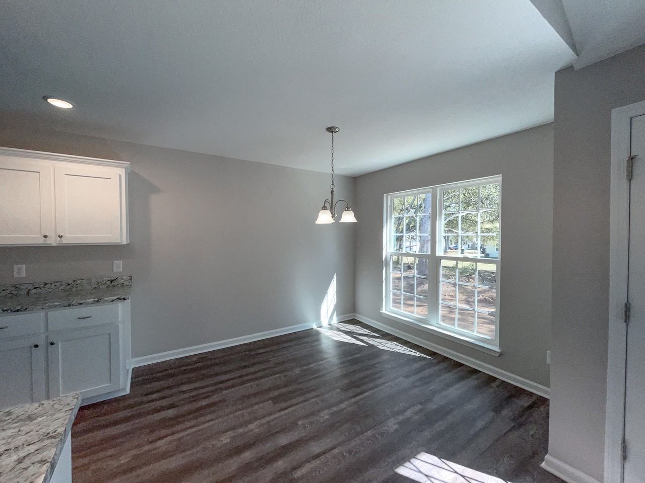 354 S Bridgeport Dr #1 - Photo 4 of 20