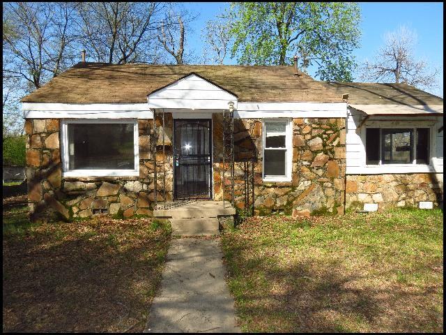 1904 Boyce St - Photo 2 of 10