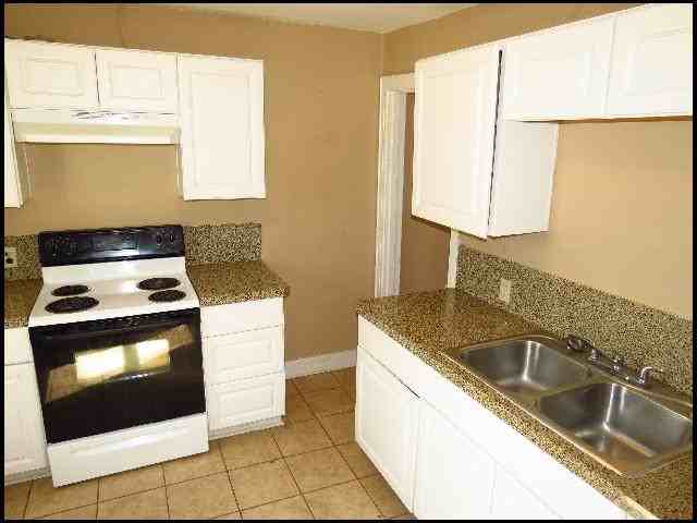 1904 Boyce St - Photo 5 of 10