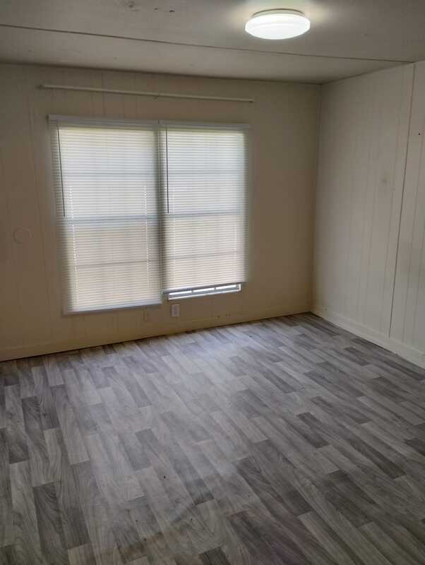 5550 Lyle Ln - Photo 7 of 13