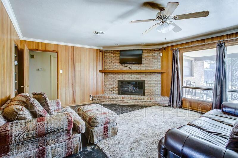 5211 17th St - Photo 4 of 17