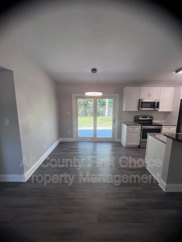 4237 Neptune Dr Se - Photo 3 of 10