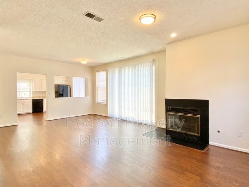 129 Watson Dr - Photo 4 of 25