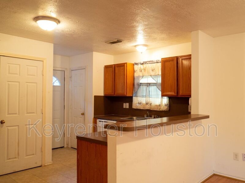 5706 Tuskegee St - Photo 6 of 12