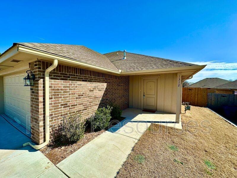 1312 E Cavanaugh St - Photo 3 of 22