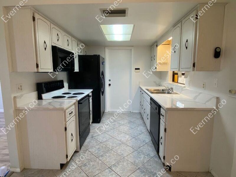 1029 Jambalana Dr - Photo 3 of 22