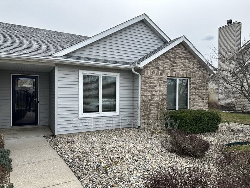 1129 Winnsboro Pass - Photo 3 of 33