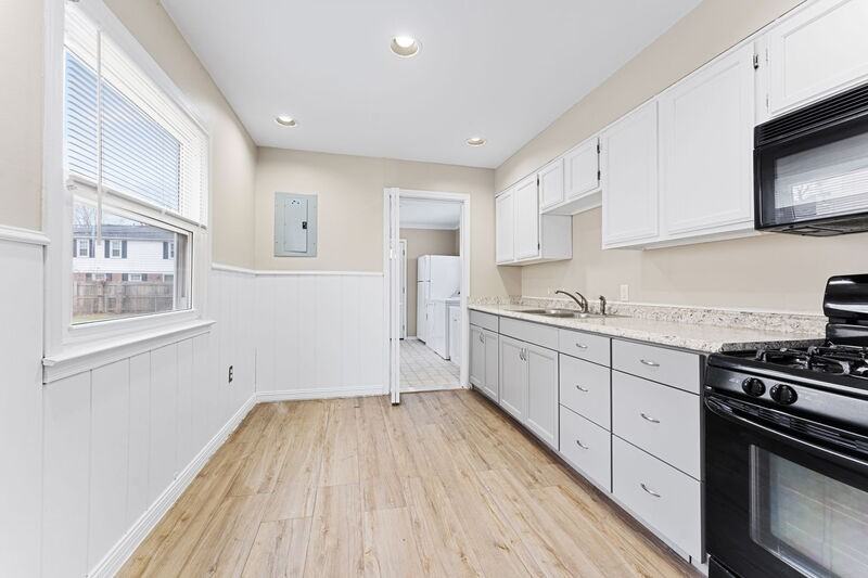 20488 Hollywood St - Photo 3 of 9