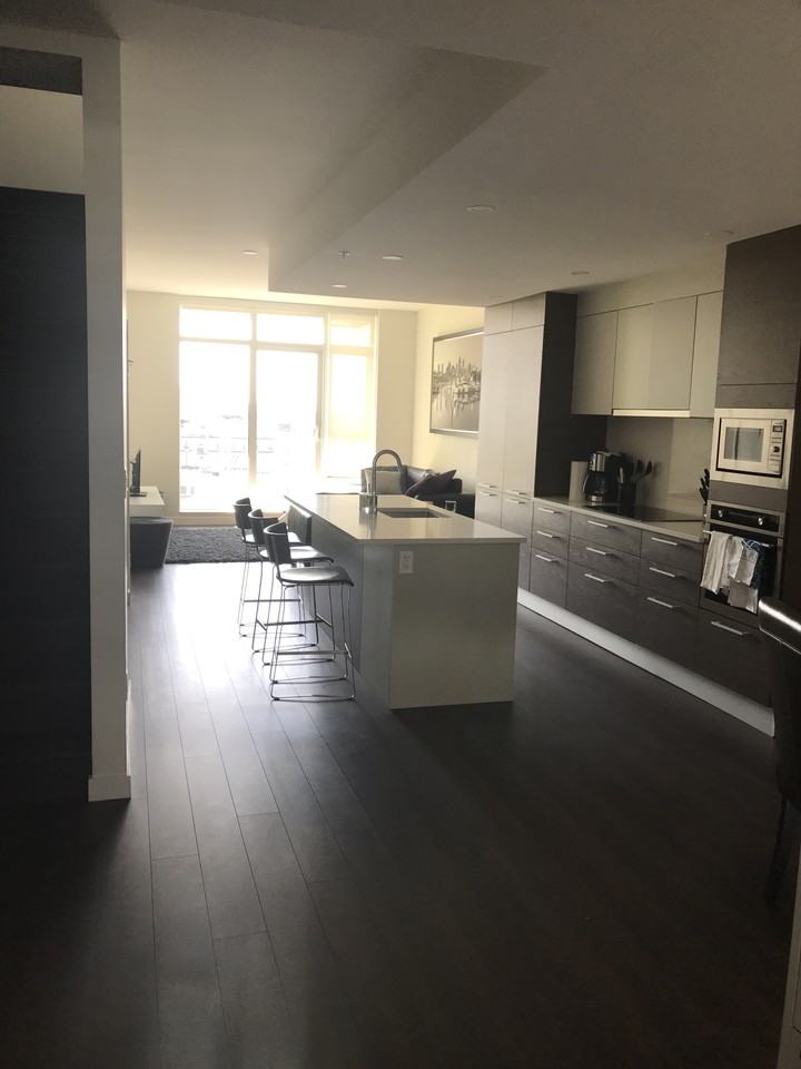 E Broadway & Watson St