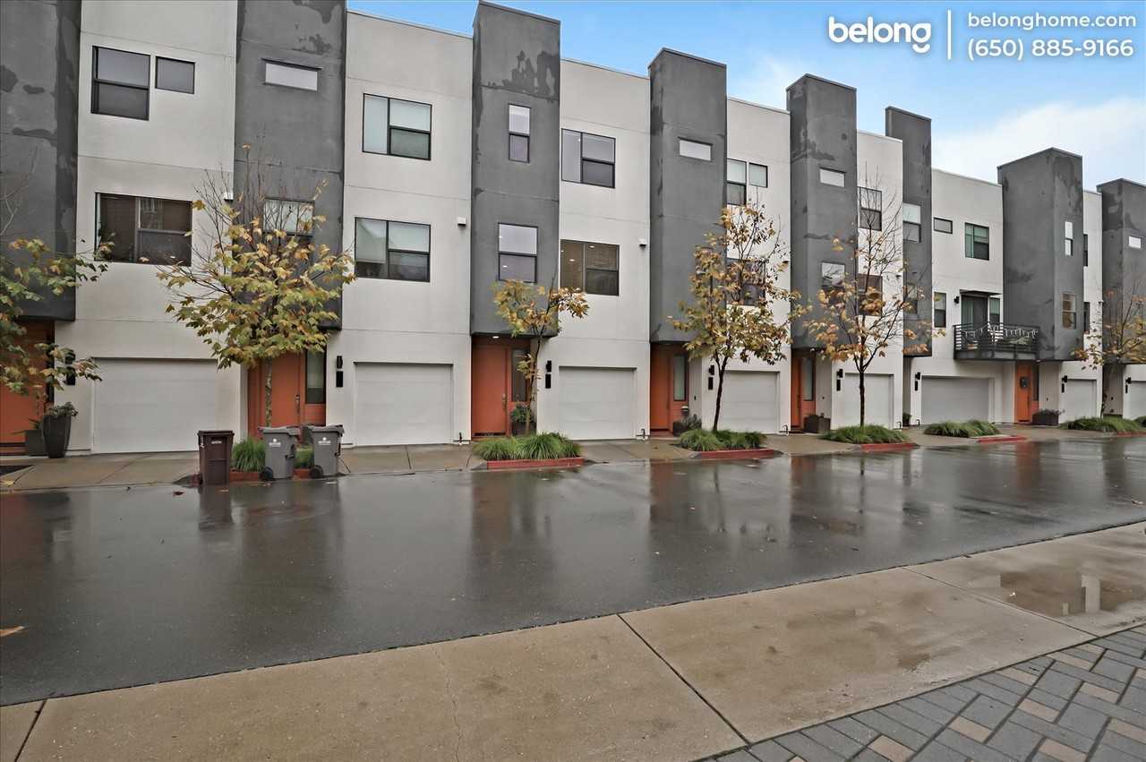 1405 Pullman Way - Photo 2 of 50