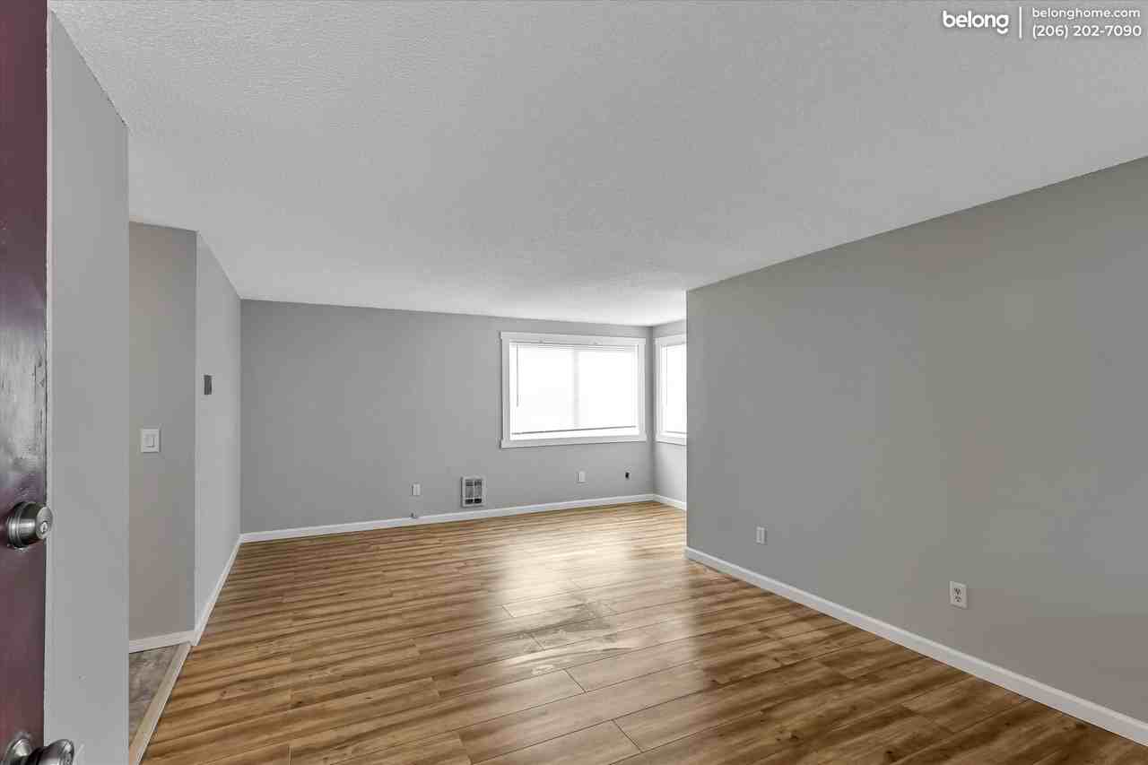 361 Earlington Ave Sw - Photo 6 of 17