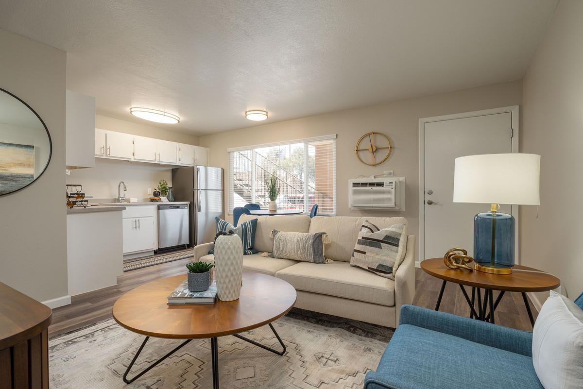 501 W Zia Rd - Photo 5 of 15