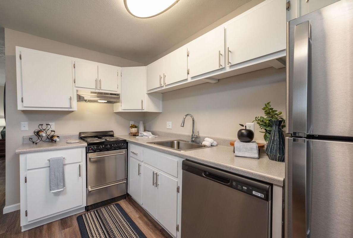 501 W Zia Rd - Photo 6 of 15