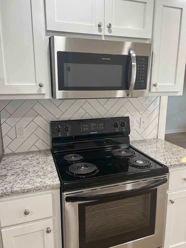 221 W Himes St #1 - Photo 3 of 21