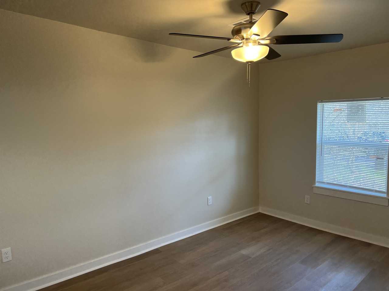 221 W Himes St #1 - Photo 7 of 21