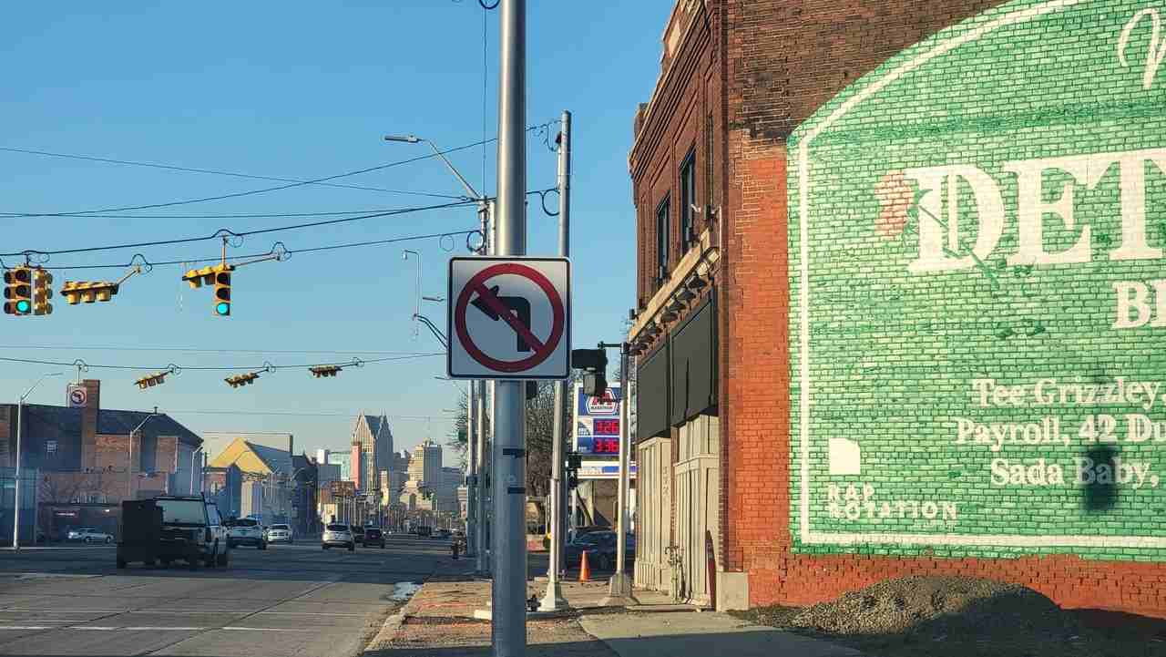 3323, 3325 Gratiot Avenue #3323 - Photo 3 of 8