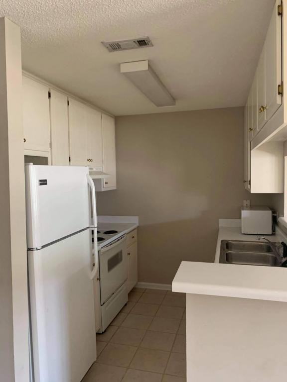 119 Commons Drive - Photo 4 of 13