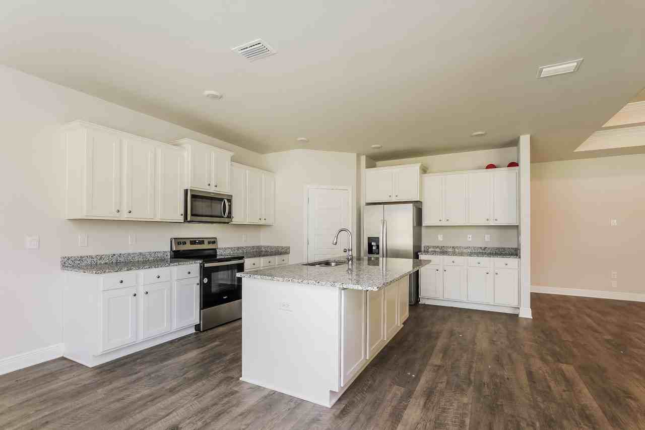 110 110 London Cir - Photo 7 of 18