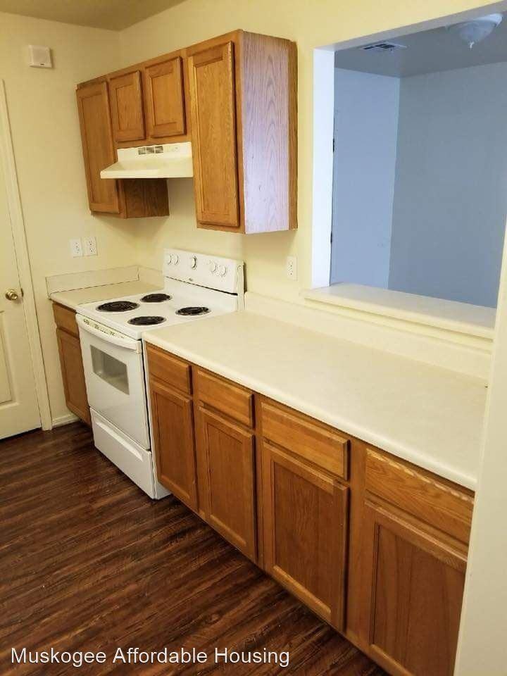 806 N 24th - Photo 2 of 13