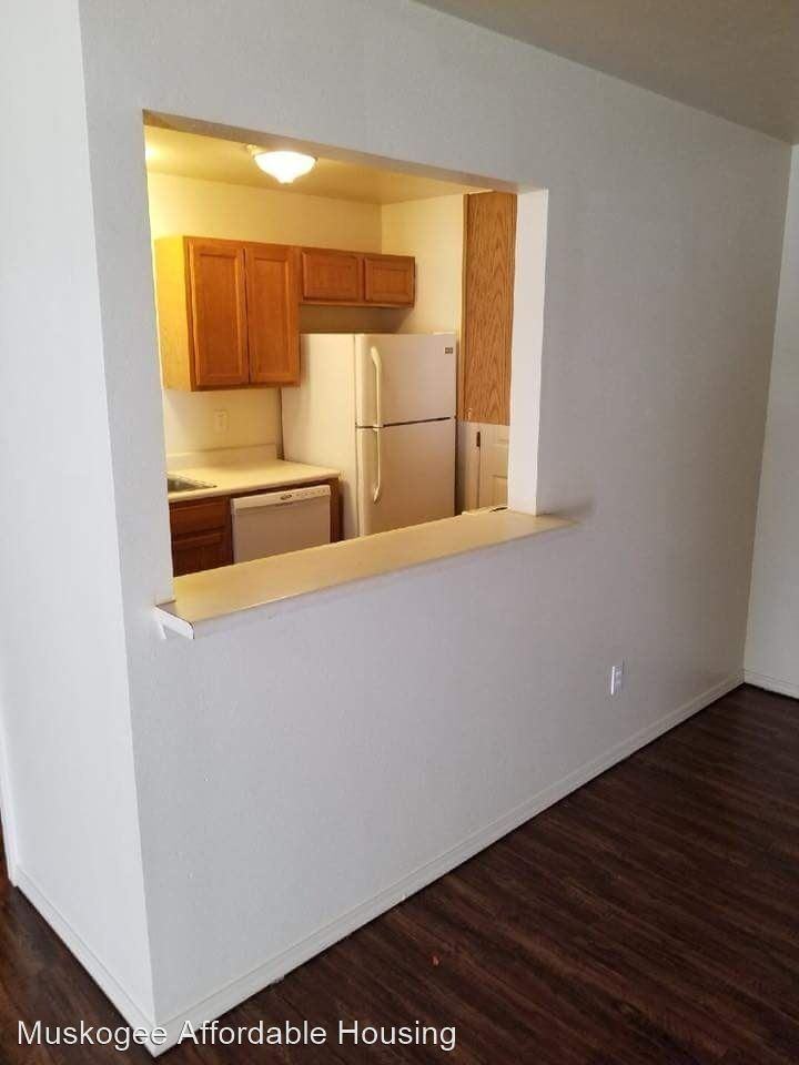 806 N 24th - Photo 3 of 13