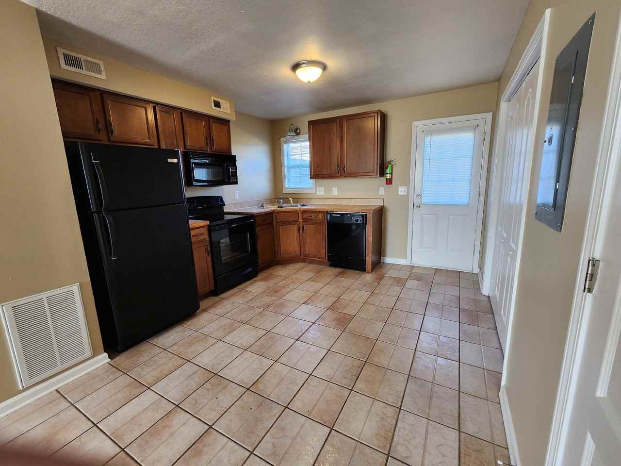 805 Oak Arbor Ct Apt A - Photo 4 of 8