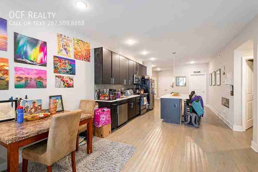 1607 Catharine St #2H