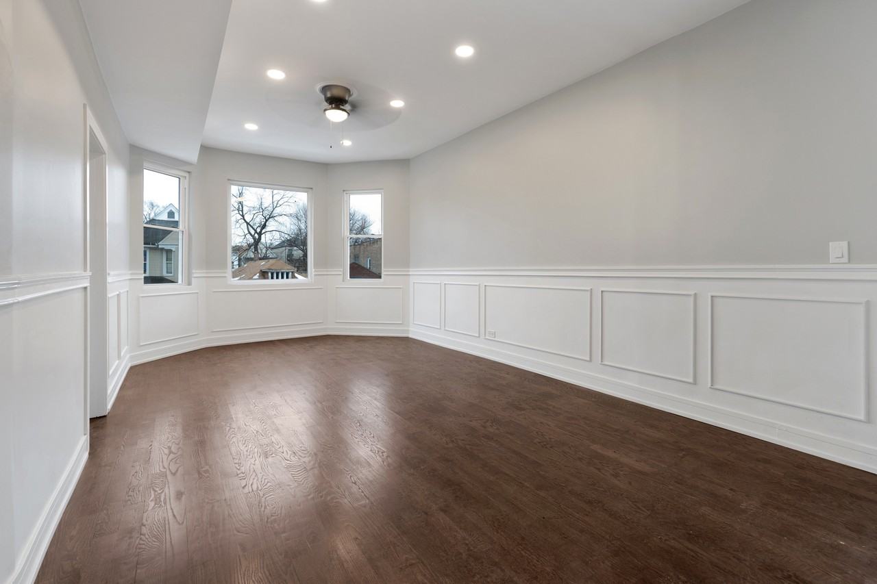 6618 S Maryland Ave #2 - Photo 2 of 17