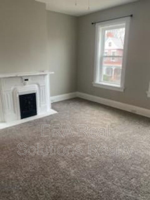 4223 Cherry St - Photo 3 of 8