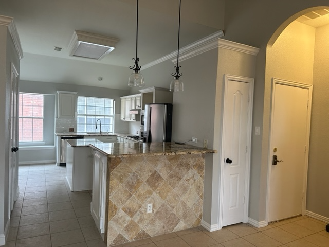 742 Big Bend Dr - Photo 3 of 16