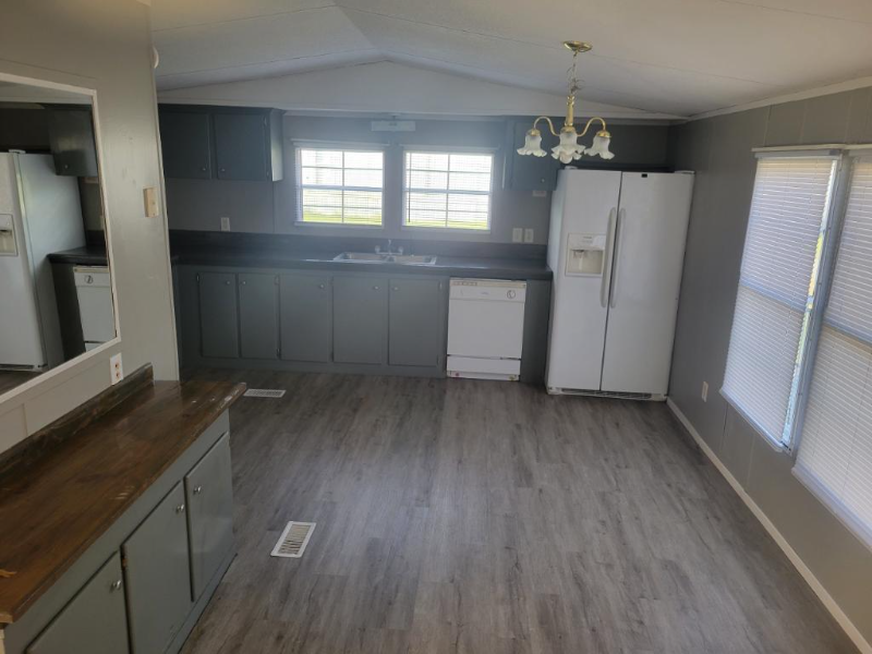 137 Linda Lee Ct - Photo 2 of 11