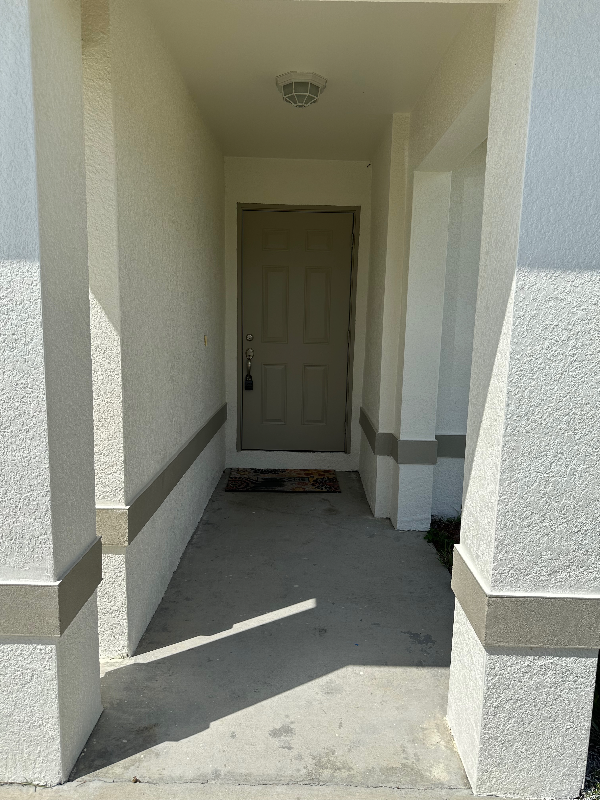 723 Sw 40th Ter - Photo 3 of 24