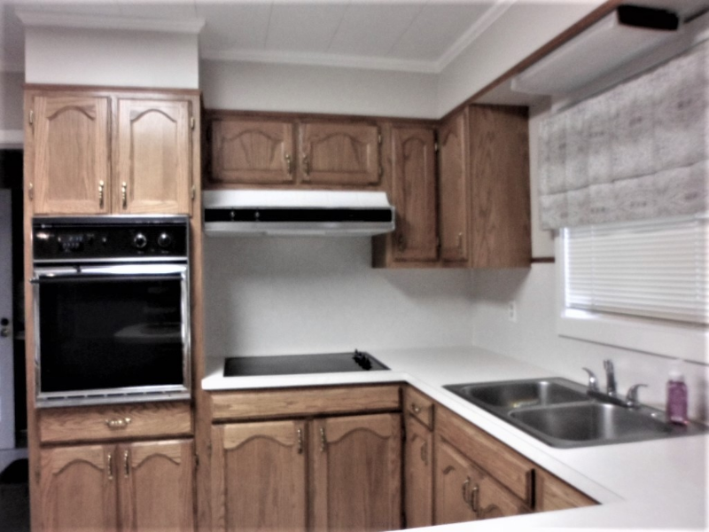 1009 Poplar St - Photo 7 of 13